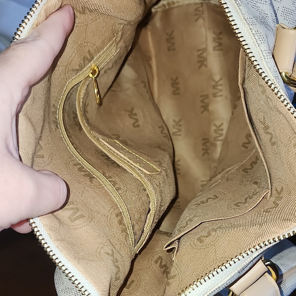 Michael Kors Beige Monogram Tote Bag - Picture 7 of 9